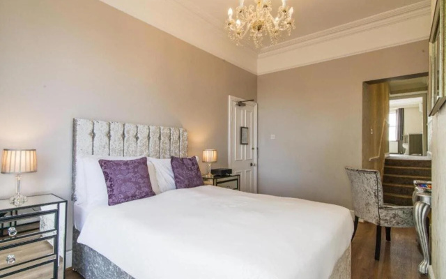 Charleville Lodge Hotel