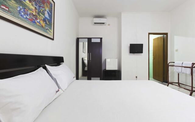 RedDoorz Near TB Simatupang