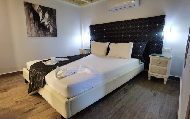 Vlycha Beach Studios & Apartments