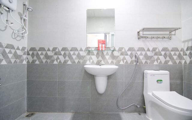 RedDoorz Plus @ Nguyen Van Troi