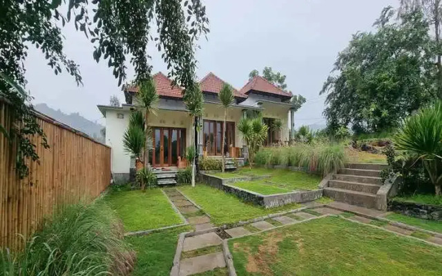 Onion Garden and Natural Hotspring