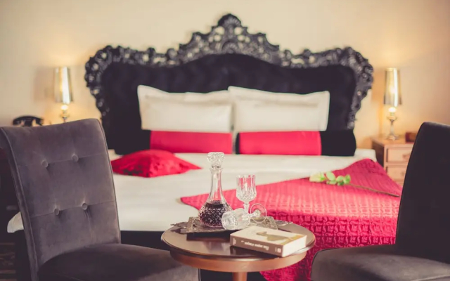 Paroraia boutique rooms