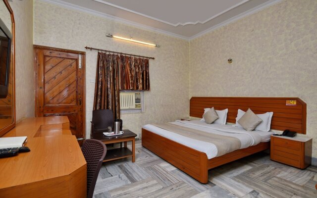 OYO 1294 Hotel Padmini International