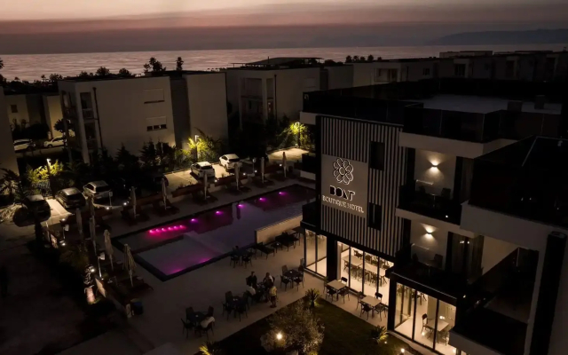 Bolt Boutique Hotel