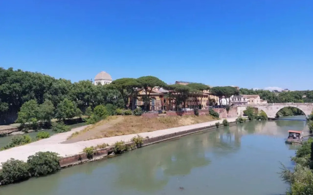 Flatinrome Exclusive Historic Ghetto