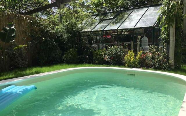Cap d'Antibes 50m from the beach 3 bedrooms/Pool