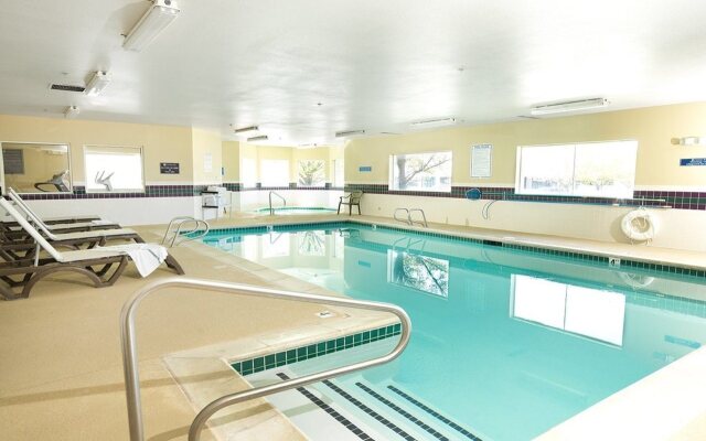 Crystal Inn Hotel & Suites Midvalley