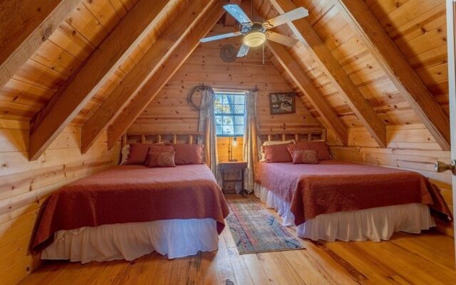 The Lazy K 3 Bedroom Cabin by RedAwning