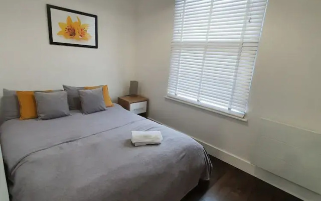 Modern Spacious Executive Apartment