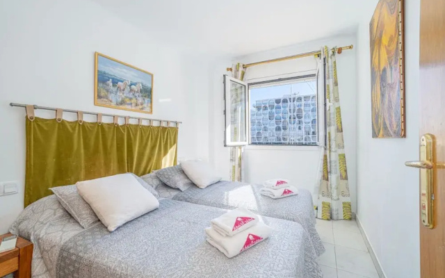 Apartment in Empuriabrava Near Sandy Beach
