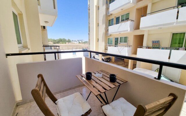 Dock Holiday Pool Apartment