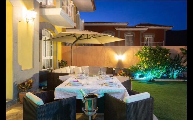 Dream Villa Heated Swimming Pool Barbeque