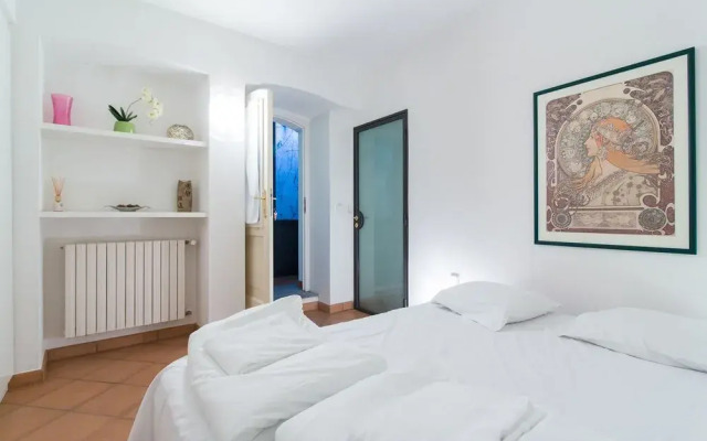 Charles Bridge Apartment