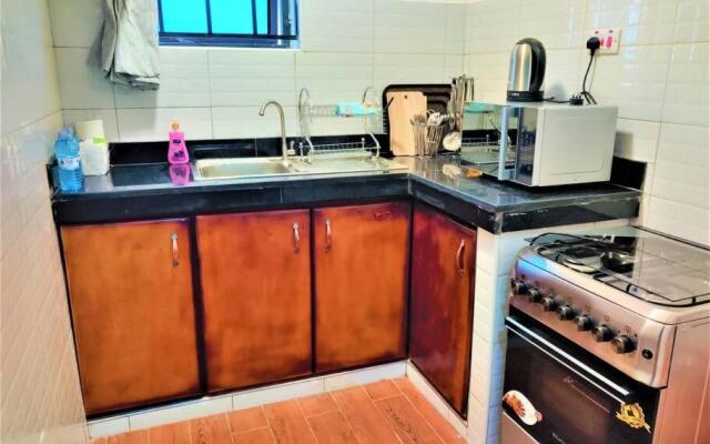 2-bedroom (queen beds) condo near Acacia Mall