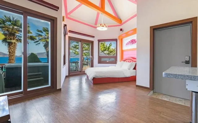 Namhae Harbor Cruise Resort Pool Villa