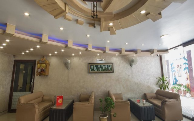 OYO 694 Hotel Malik Residency