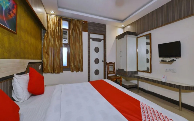 OYO 13346 Hotel A R Ganpati Plaza