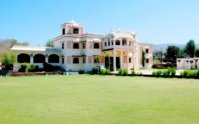 Chandra Hill Resort