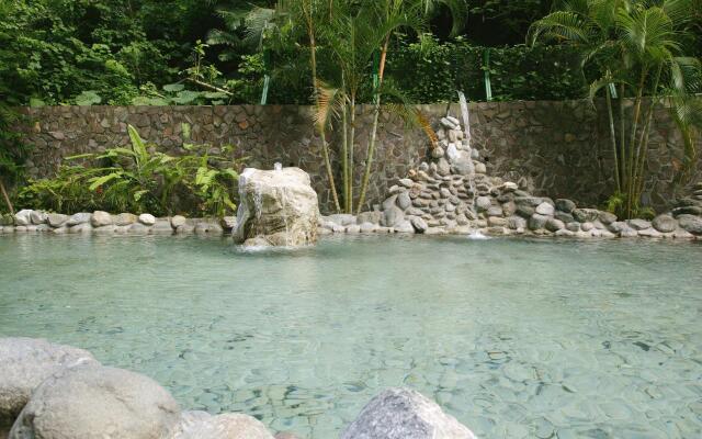 Hoya Hot Springs Hotel