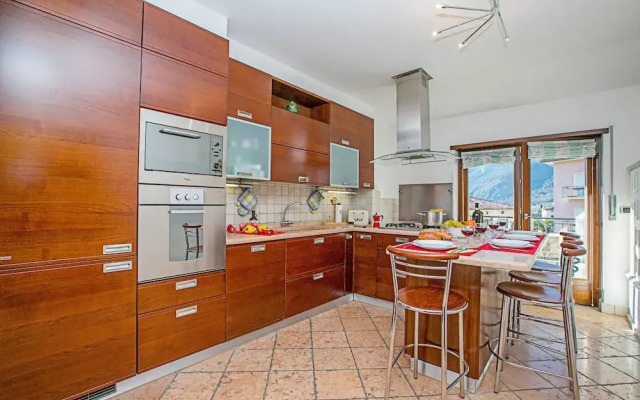 Paulie Apartment in Riva del Garda