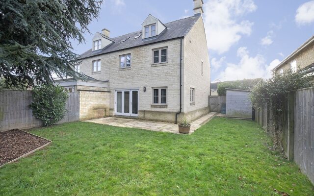 Elliot Oliver Cotswold Style 4 Bed House
