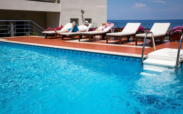 Kenta Beach Hotel