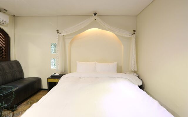 Film 37.2 Hotel