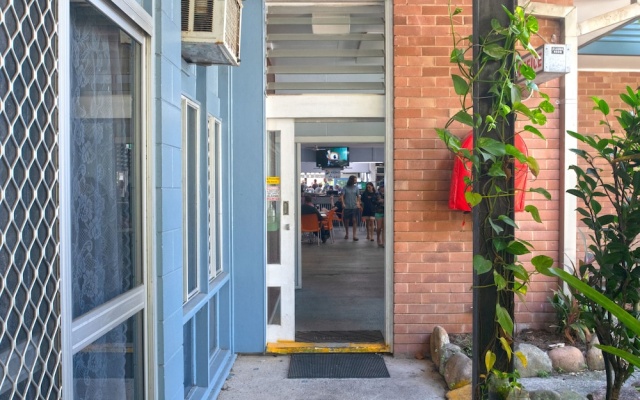 Nightcap at Marine Hotel – Outside – Cardwell