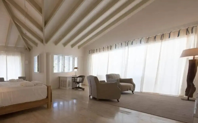 7 Bedrooms Luxury Colonial Villa Complete New 2017