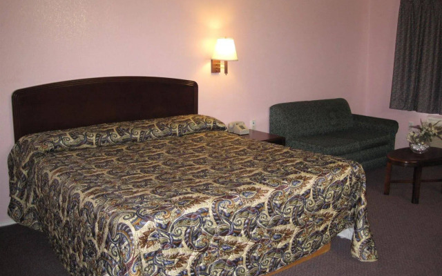 Pinn Road Inn and Suites