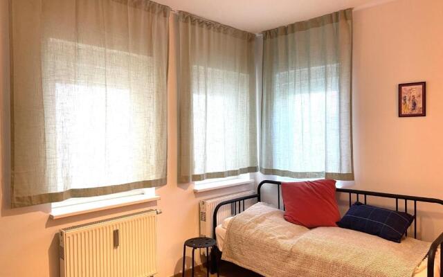 Modernes ORIGAMI Maisonette-Apartment mit Terrasse in Zentrum Stuttgart