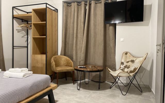 Alekos Apartments 2 Netflix, Self Check-In