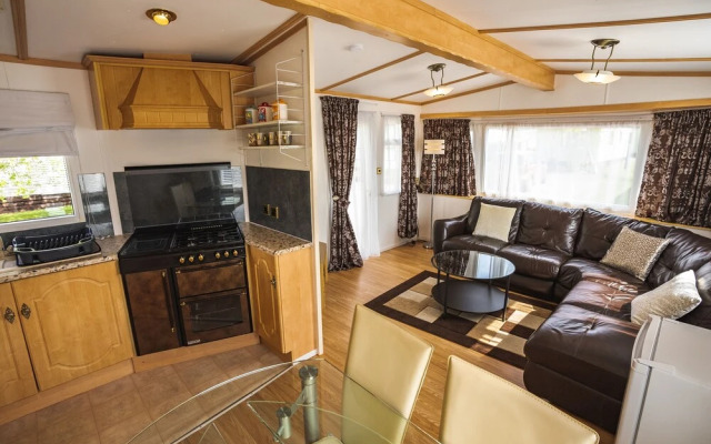 Lochlands 2BR Family Caravan - Pets - Play Park