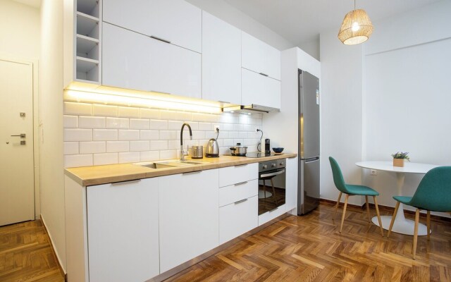 Trendy 2 bedroom Apartment 5min to metro