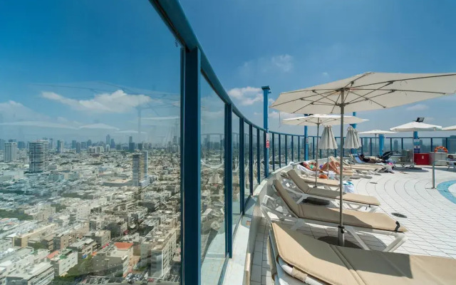 Full Sea View on The Beach With Balcony