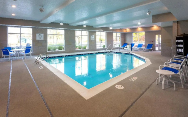 Holiday Inn Express & Suites Seattle South - Tukwila by IHG