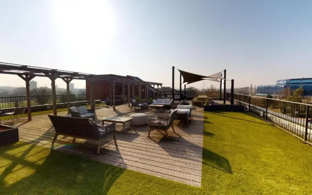 Luxury Stevenage North Central Apartment Business Leisure