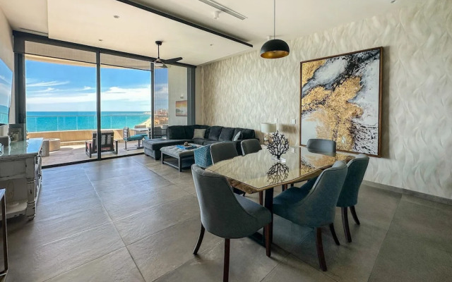 Beachtop Haven 2BR Condo at Iconic Sandy Beach