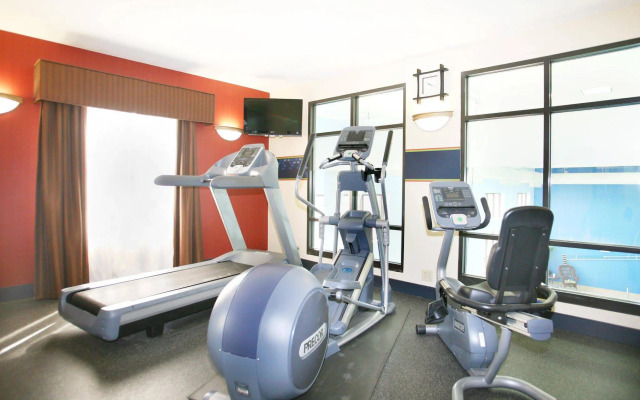 Hampton Inn & Suites Chesapeake-Square Mall