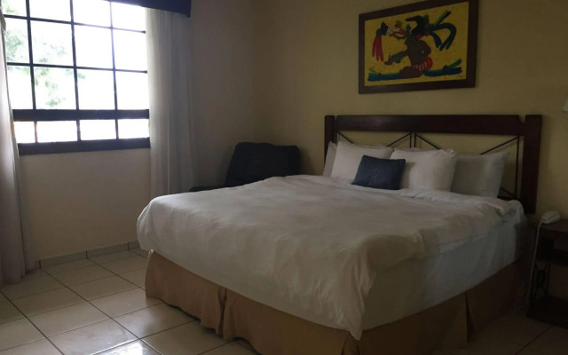 Hotel Maya Colonial
