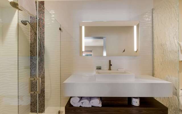 Red Lion Inn & Suites Phoenix/Tempe - Asu