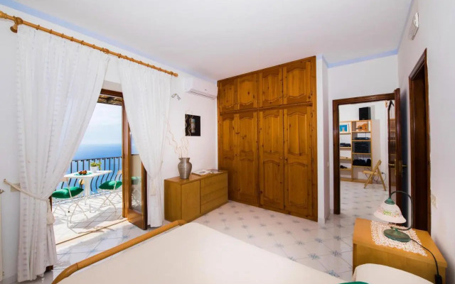 Villa Savina - Elegant Family Villa Overlooks Amalfi Coast -