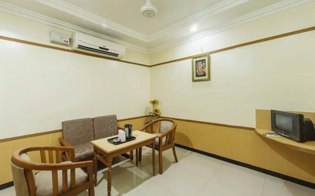 Hotel Aryaas Ressidence