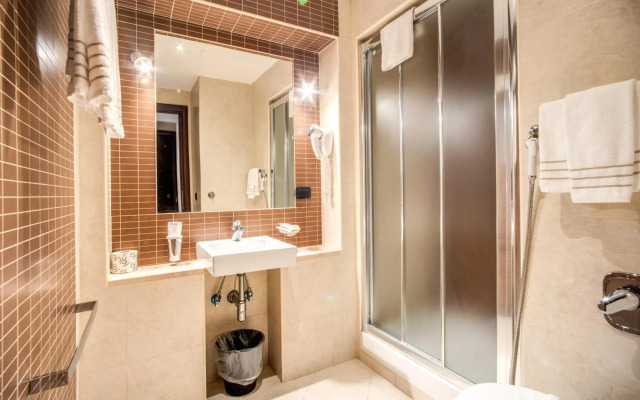 Everest Inn Rome