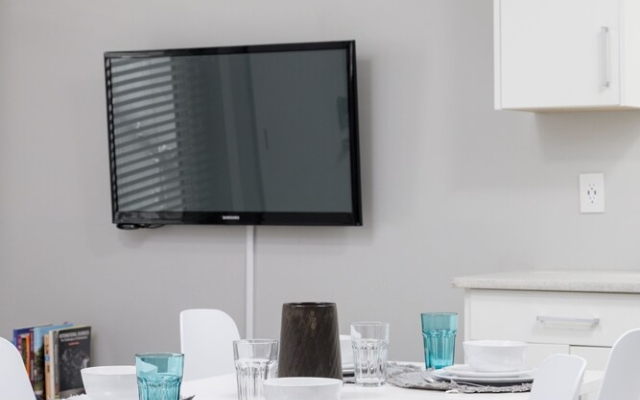 11058 - 83A Bsmnt Suite