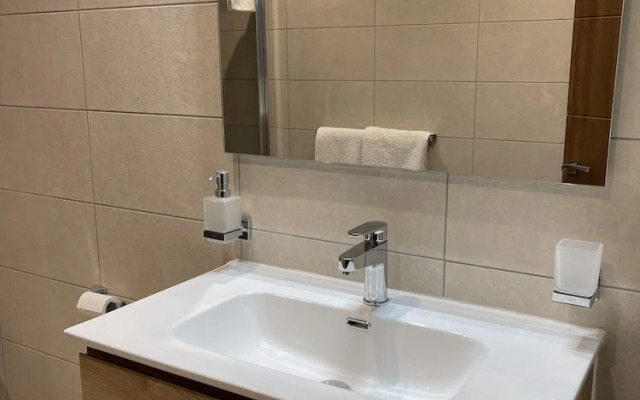Spinola Bay 3-double Bed Near Beach Prime Location