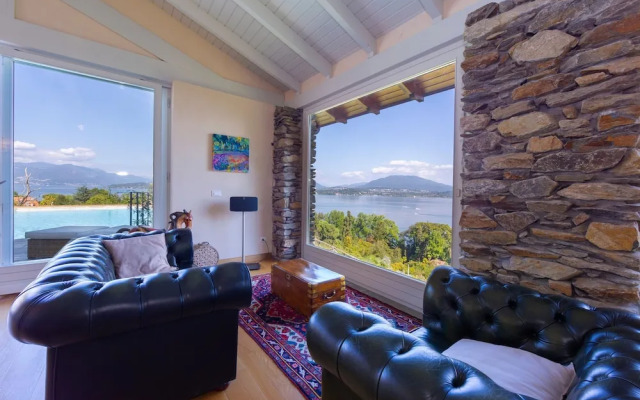 Paradis Relais Pool View EV Recharge