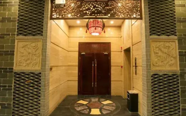 Qionghai Yefeng Business Hotel (Yinhai Road Wanquanhe Branch)