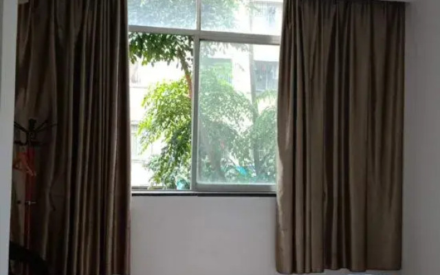 Hechi Chendong Business Hotel
