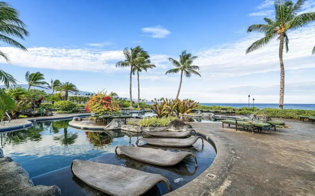Hali'i Kai At Waikoloa 2b 2 Bedroom Condo by RedAwning